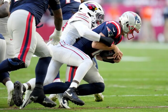 Patriots come out embarrassingly flat out of bye in 30-17 loss to Cardinals