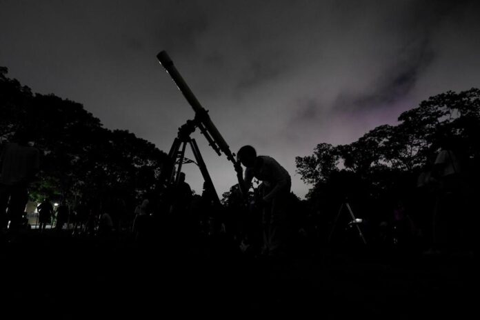 The last meteor shower of the year peaks a few days before Christmas